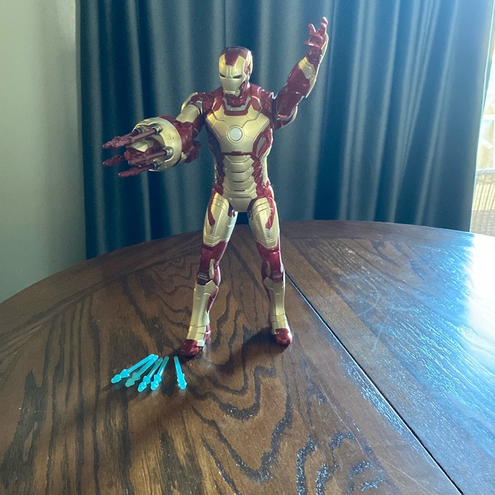 Sonic blasting iron man